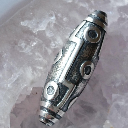 足銀✨九眼天珠 天然石 F* 通販 13353822｜Creema(クリーマ)