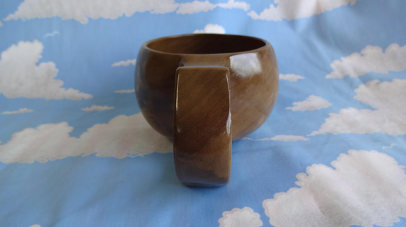 　朴の木の丸っこい一木彫りコーヒーカップ 7枚目の画像