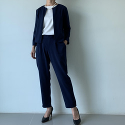 新色 パンツスーツ 濃紺 テーパードパンツとジャケット 入学式