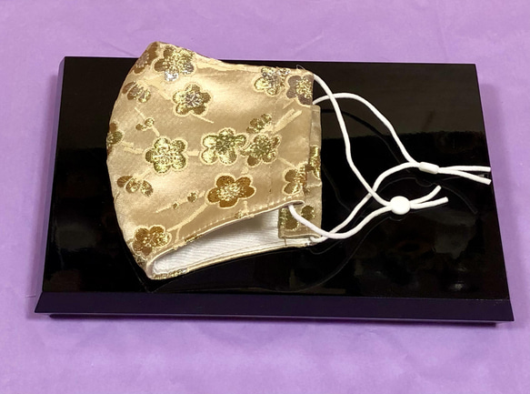高級西陣織金襴マスク　黄梅　立体縫製　抗菌防臭生地 5枚目の画像