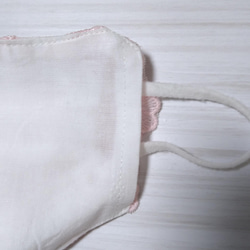 送料込み 不織布マスクカバー ピンク レース ラメ刺繍 花刺繍   肌に優しい 5枚目の画像