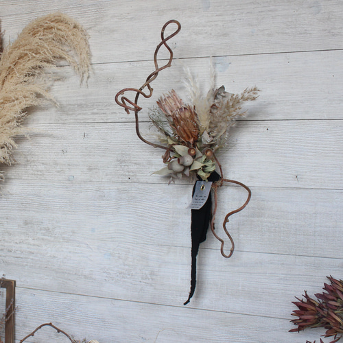 創作スワッグ　プロテア＆キュウイツル peindre]swag プロテアとキウイつるのスワッグ ドライフラワースワッグ