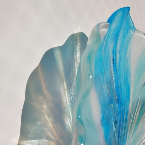 晴れやかブルー2023　ガラス製シェルプレート　貝殻型のガラス皿　オブジェとして飾っても 6枚目の画像