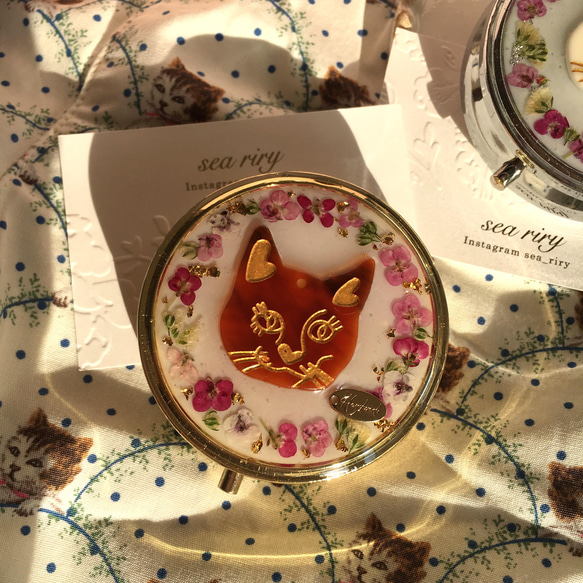 seariry no.237 大人気 flower cat ピルケース 小物入れ ドライフラワー レジン ねこ 2枚目の画像