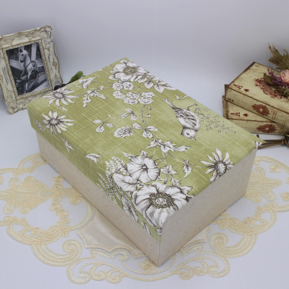 【受注制作】フランス製 トワルドジュイ　２段ツールボックス / 裁縫箱 （花と小鳥のリフレイン / グリーン） 10枚目の画像