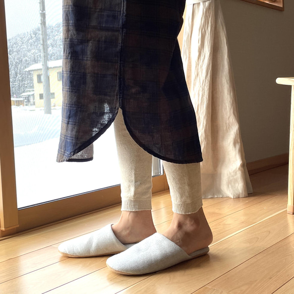 絹とコットンのやわらか はらまきパンツ 10分丈  日本製　表側コットン 内側シルク《オートミール》枚数限定 4枚目の画像