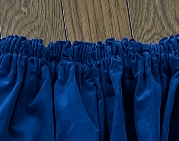 【秋冬】ほっこりカラーのコーデュロイ　ロングスカート〜ダークブルー 3枚目の画像