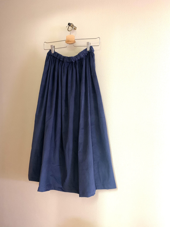 【秋冬】ほっこりカラーのコーデュロイ　ロングスカート〜ダークブルー 2枚目の画像