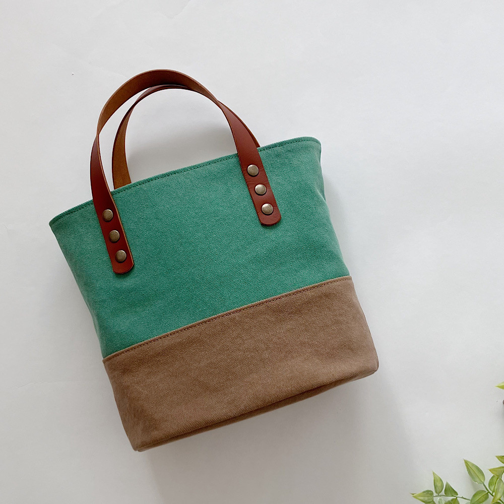 やわらか帆布の丸底トートバッグ リーフグリーン×グレージュ