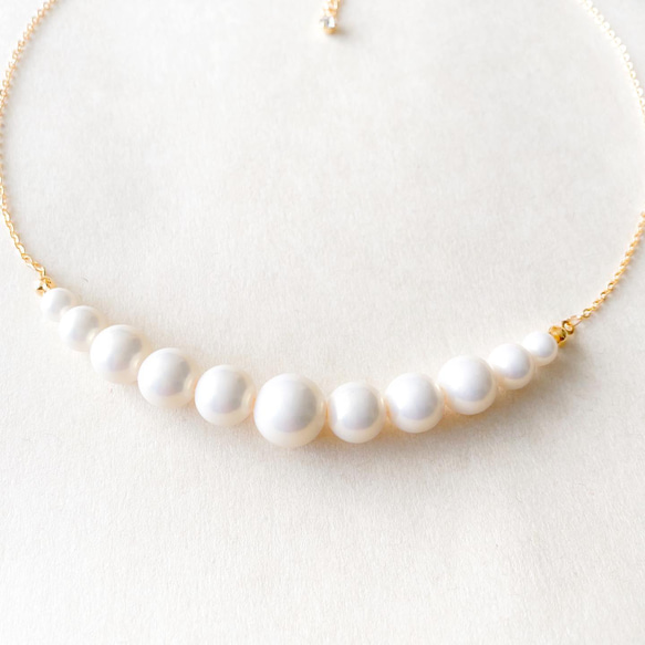 formal＊ white ( Semi - mat ) acryl pearl - ハーフネックレス + イヤリング 4枚目の画像