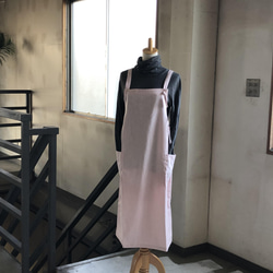 エプロンワンピース コットンリネンPINK 脇ギャザー入りの