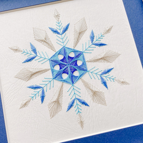 紙刺繍アート作品「氷晶六花 飛燕」 その他アート 刺繍のFilagile 通販