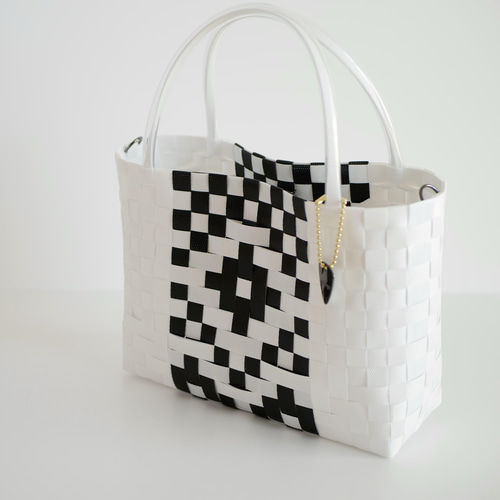 オルテガ柄 Mサイズ 2WAYプラカゴバッグM ホワイト プラカゴ