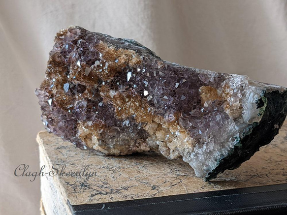 【Amethyst with Cacoxenite】カコクセナイト共生アメジスト｜紫水晶｜ミナスジェライス州 ｜455g 10枚目の画像