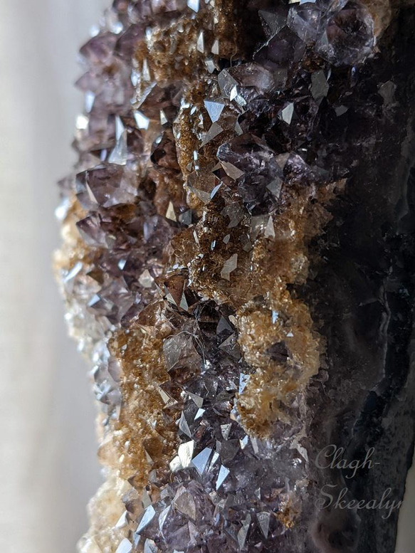 【Amethyst with Cacoxenite】カコクセナイト共生アメジスト｜紫水晶｜ミナスジェライス州 ｜455g 9枚目の画像