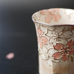 八角フリーカップ　桜　イッチン・金彩　陶器　 3枚目の画像