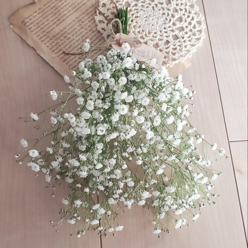 たっぷりかすみ草のナチュラルドライフラワースワッグ 花束 ブーケ