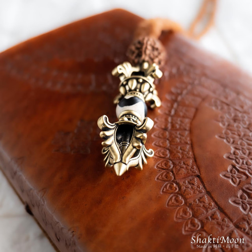 最強の邪気払い！交通安全のお守り！ヴァジュラ・虎牙天珠】高品質