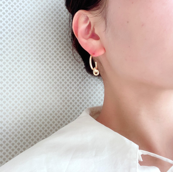 【Vitaly】Substrate フープ デザイン ピアス 2色 Vitaly】Substrate フープ デザイン ピアス 2色 (Vitaly/ピアス