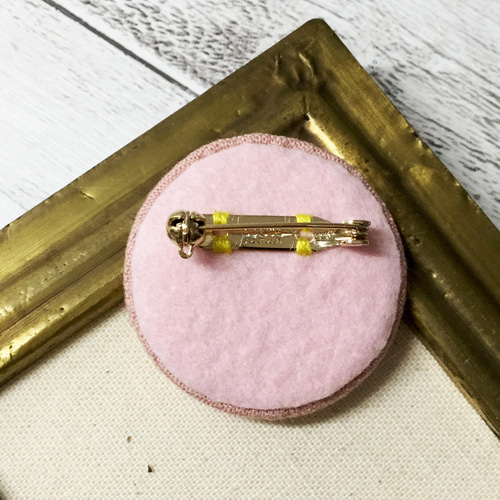 ミモザVer.】フルートを吹くロップイヤーラビット♫刺繍ブローチ