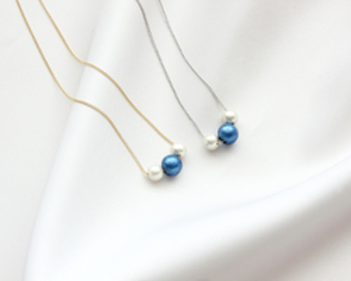 阿波藍染三粒ネックレス「しらはな」 ネックレス・ペンダント