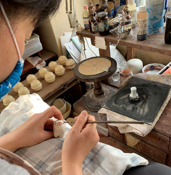 京都燒雛人形「陶瓷小型垂直雛」[附特製木盒及畫架] 第5張的照片