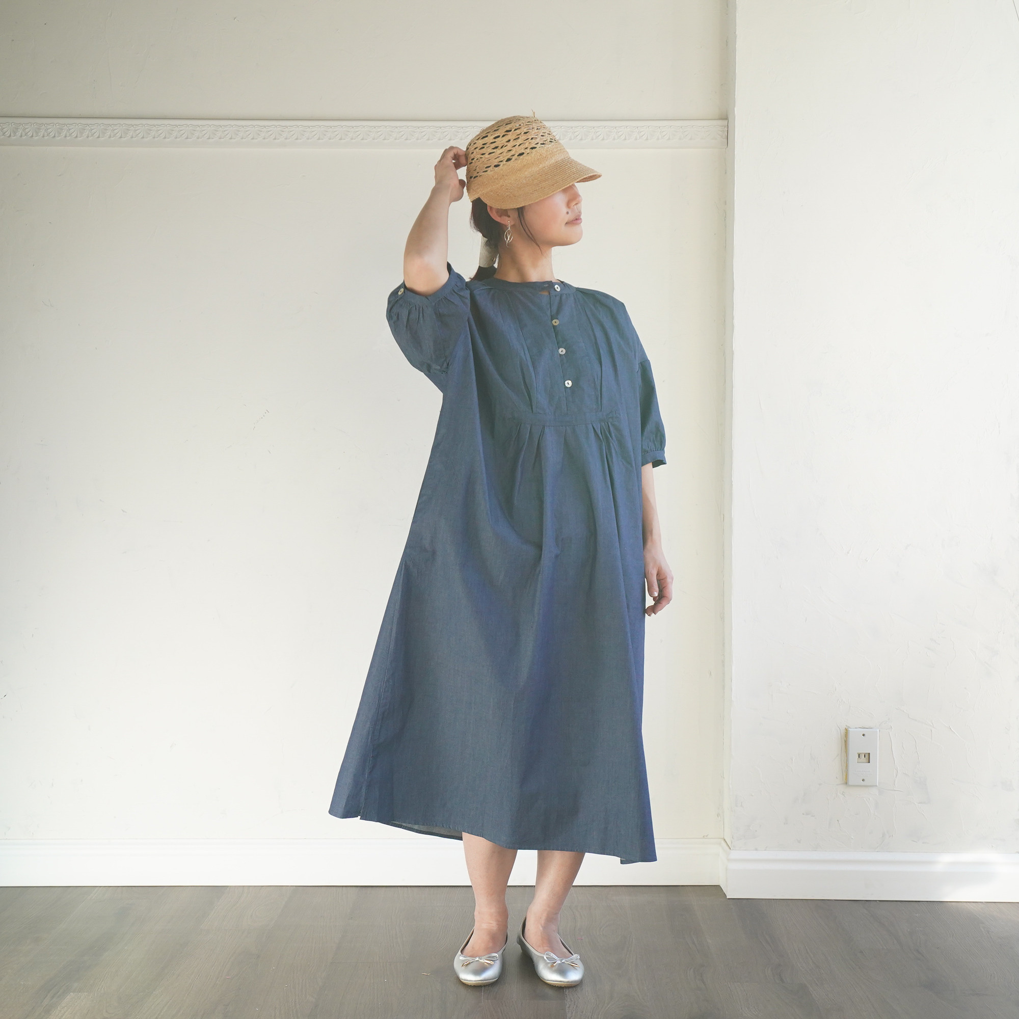 やわらかデニムのリラックスワンピース デニム 5分袖