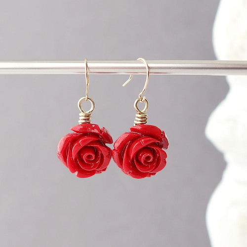 珊瑚 薔薇の花デザイン ピアス 止め金具K18