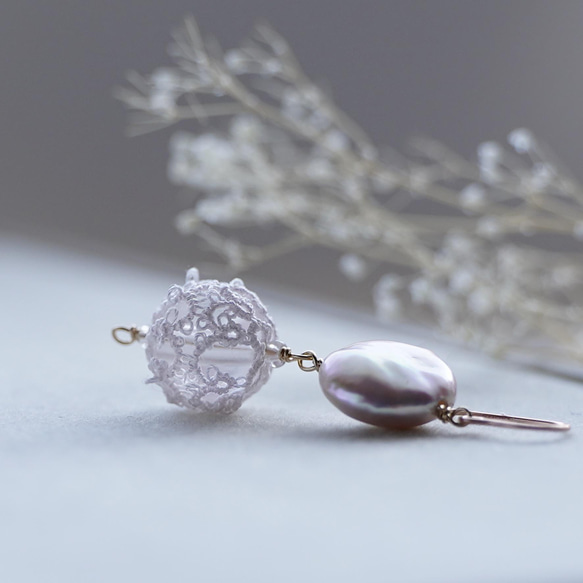 淡水珍珠梭織球「Sakura Urara」14kgf 耳環/耳環 第5張的照片
