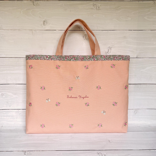 小花と蝶々の刺繍のレッスンバックとシューズケースのセット 名前刺繍