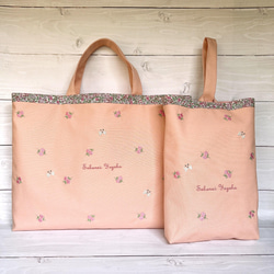 小花と蝶々の刺繍のレッスンバックとシューズケースのセット 名前刺繍