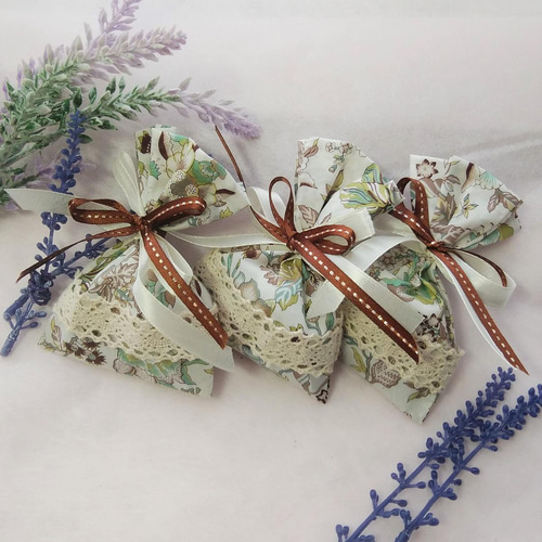 送料無料】ラベンダーのサシェ 3個セット リバティタナローン生地 8  