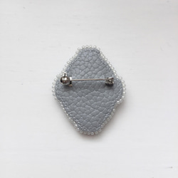 ビーズ刺繍ブローチ   ✴︎フォーマルやセレモニーに✴︎ 5枚目の画像