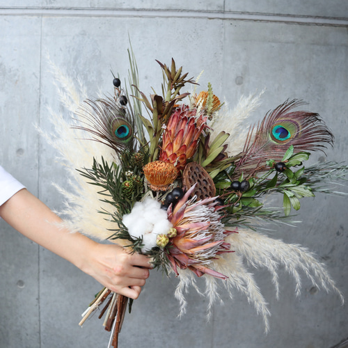 人気】おしゃれ花嫁の海外花のグリーンクラッチブーケ♡ ウェディング