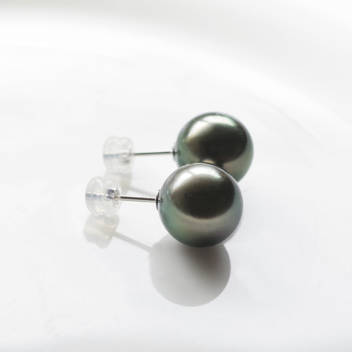 Pt900 大きめ黒蝶パール スタッド ピアス(イヤリング可能)11mm Pt900 大きめ黒蝶パール スタッド ピアス(イヤリング可能)11mm