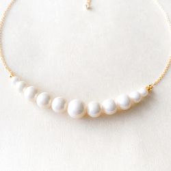 formal＊ white (Semi - mat) acryl pearl - ハーフネックレス + ピアス パール 4枚目の画像