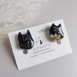 お花のお洋服を着た黒猫  イヤリング ・ ピアス（ ギフト　プレゼント　ねこ　猫　くろねこ　誕生日プレゼント ） 1枚目の画像