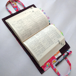 寬尺寸字典包，書皮附有手柄 酷女孩圖案 非常適合攜帶厚書和字典 第8張的照片