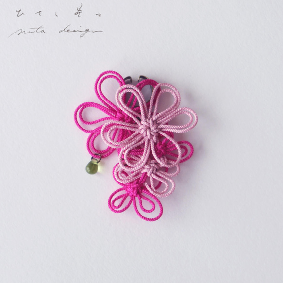 かたっぽイヤーカフ「ひさし咲々」（淡ピンク×濃ピンク） 3枚目の画像
