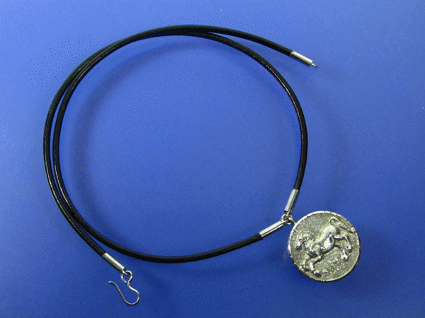 打ち出しホースペンダント（603PNS 950シルバー　皮革）