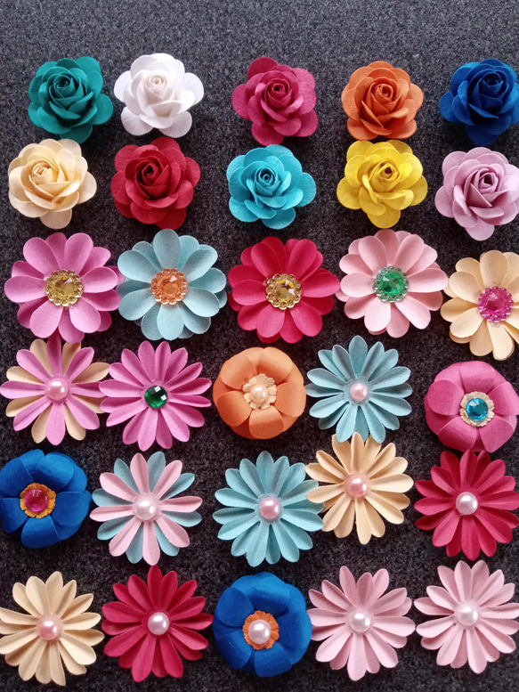 クラフトパンチ 薔薇 オーダー受付中(*´∇｀) ペーパーフラワー詰め合わせ 50個 リーフ50個 クラフトパンチ 薔薇 花