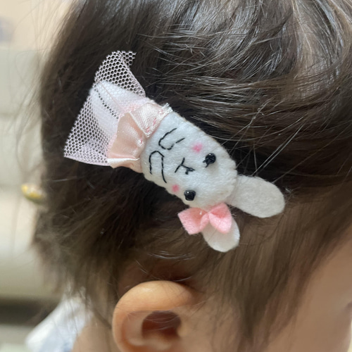 フェルトのパッチンピン 食いしん坊くまちゃん 雑貨・その他 チクチク  