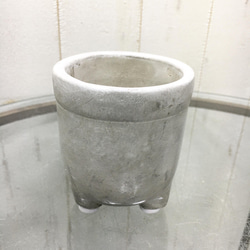 精霊が宿る木　ミニサイズ ガジュマル　フット付き セメントポット 5枚目の画像