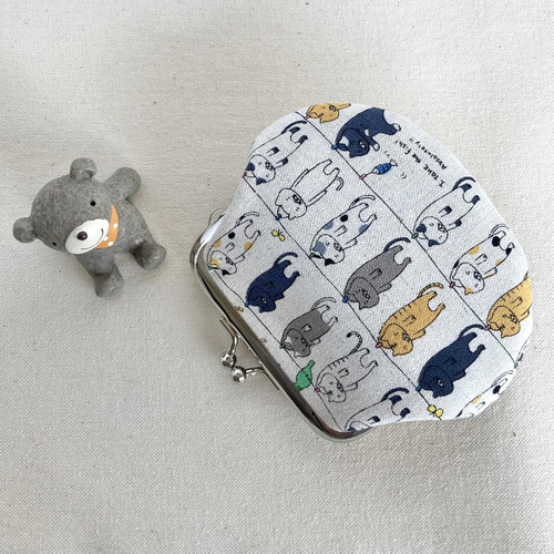 一点限り＊干された洗濯猫ちゃんの柄がま口小銭入れ＊きなり＊ がま口  