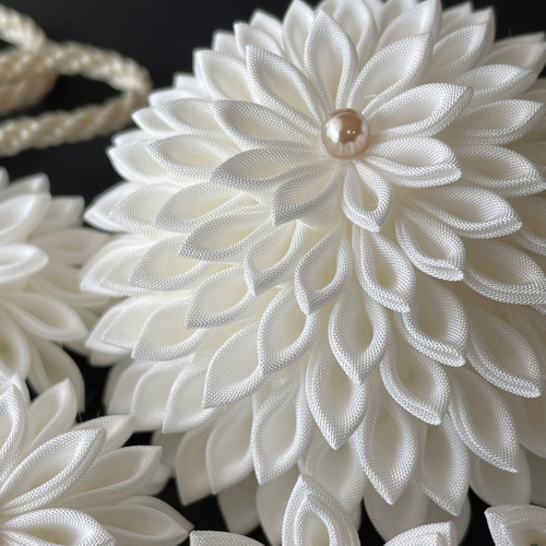 白無垢の花嫁さまへ｜正絹つまみ細工の白い髪飾りセット＊上品で凛と