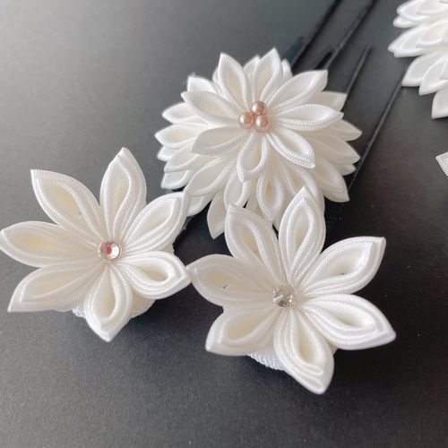 白無垢の花嫁さまへ｜正絹つまみ細工の白い髪飾りセット＊上品で凛と