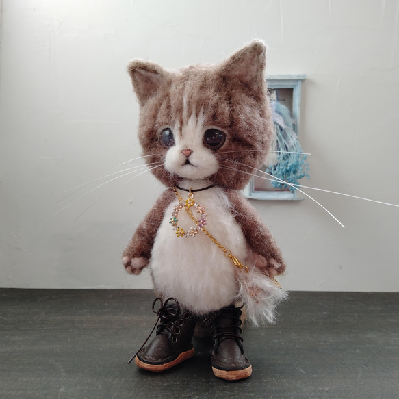 うさみみ帽子をかぶった甘ロリにゃんこ 羊毛フェルト ねこ　ぬいぐるみ 11枚目の画像