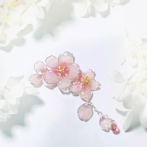 SAKURA シリーズ『夕桜』揺れて舞うブローチ 桜 花 ワイヤー×レジン