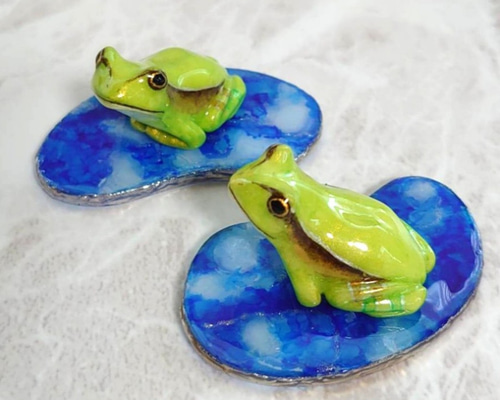 アマガエル 置物 tree-frog_03.jpg