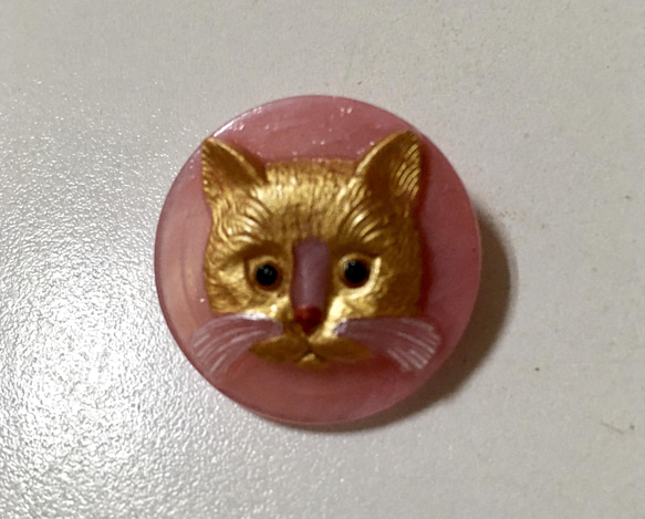 チェコ ガラスボタン ピンク 猫 直径2.7センチ ボタン bearskiss